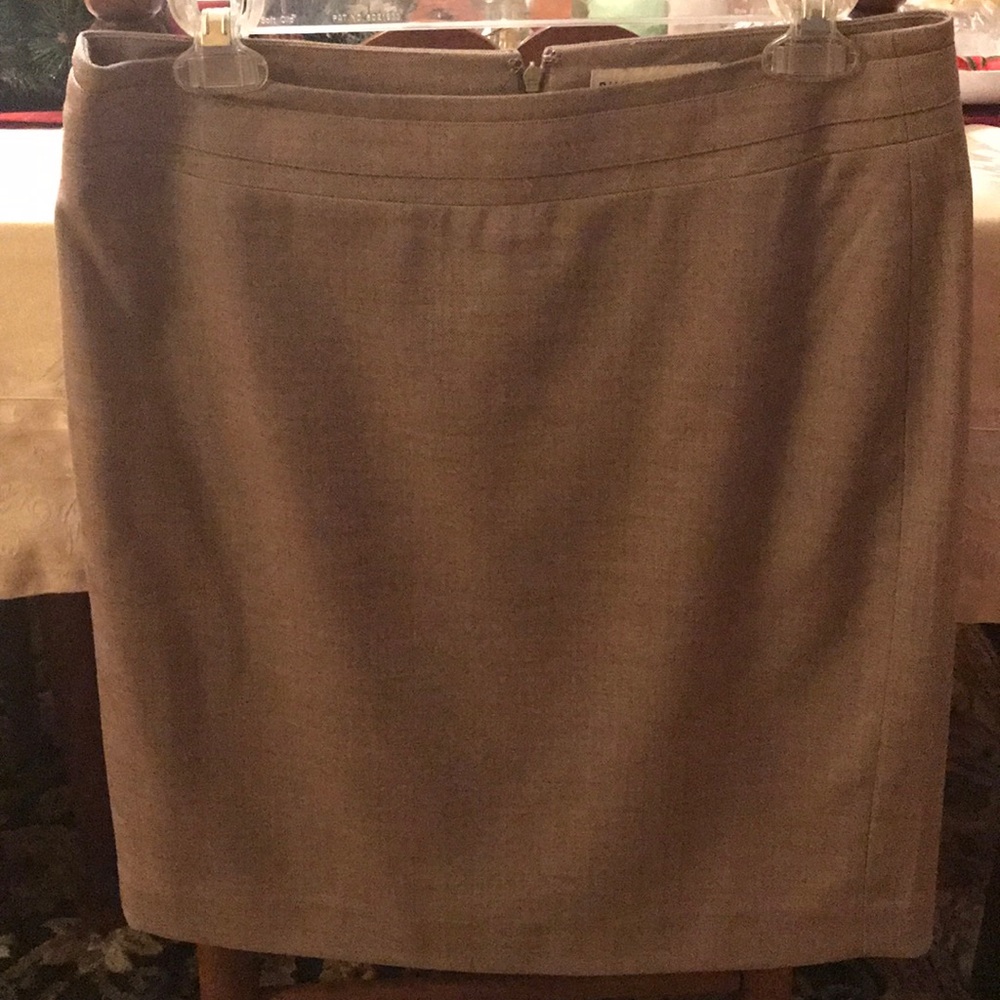 Tan chevron Banana Republic skirt